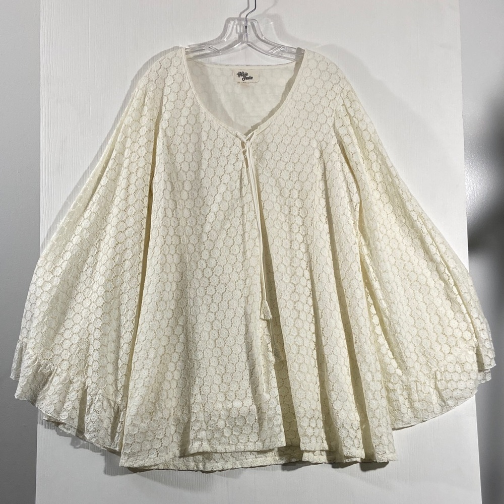 Elegant Cream Blouse with Flared Sleeves - Picture 5 of 11